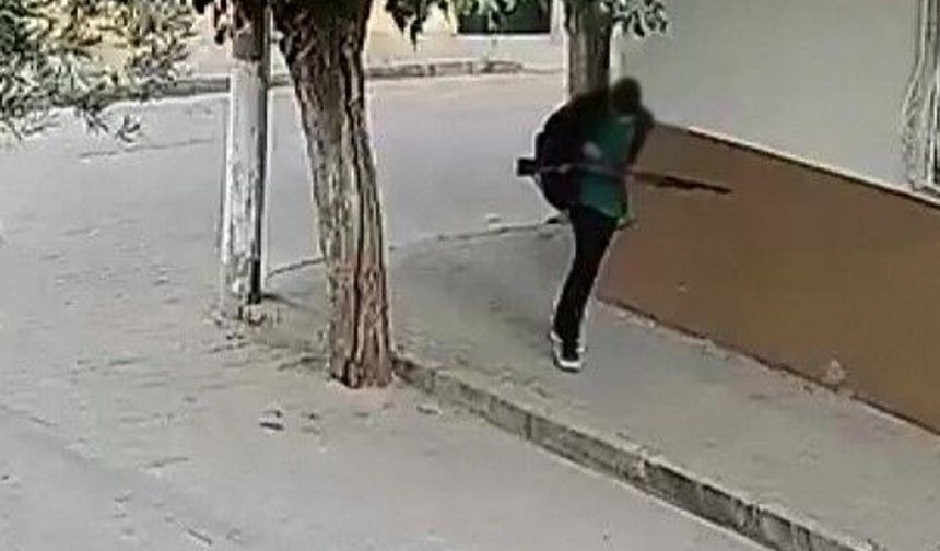 Manisa’da Okul Yakınında Silahlı Saldırı! 8 Kişi Etkilendi