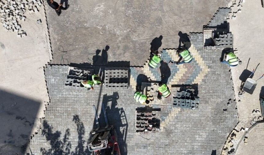 Karaköprü’de 5 Sokak Yenilendi! 25 Bin 601 Metrekare Parke Döşendi