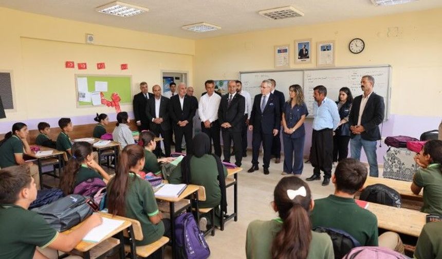 Şanlıurfa’da Karaköprü Belediyesi’nden 400 Öğrenciye Kırtasiye Desteği