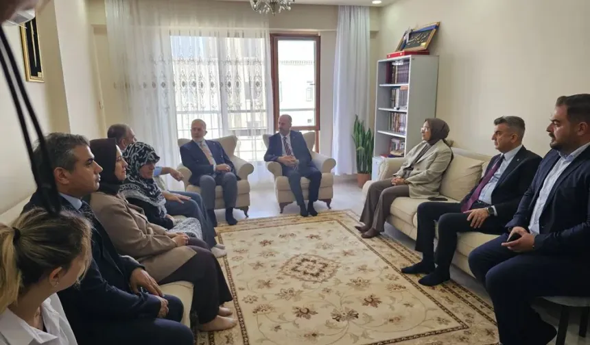 AK Parti Heyetinden Şehit Enes Çiçek’in Ailesine Anlamlı Ziyaret