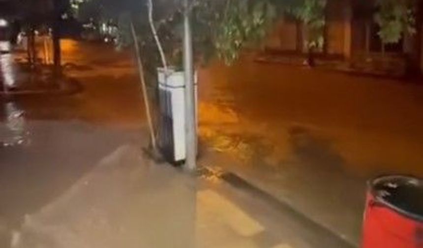 Şanlıurfa Siverek’te Sağanak Yağış Hayatı Olumsuz Etkiledi
