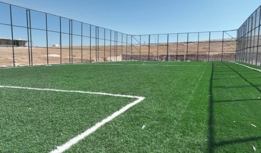 Şanlıurfa Eyyübiye’de Gençlerin Spor İmkânları Genişliyor: 3 Halı Saha Tamamlandı