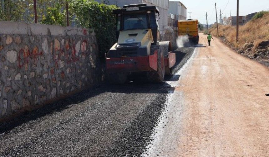 Şanlıurfa Haliliye’de Sırrın Mahallesi’nin Yolları Yenileniyor