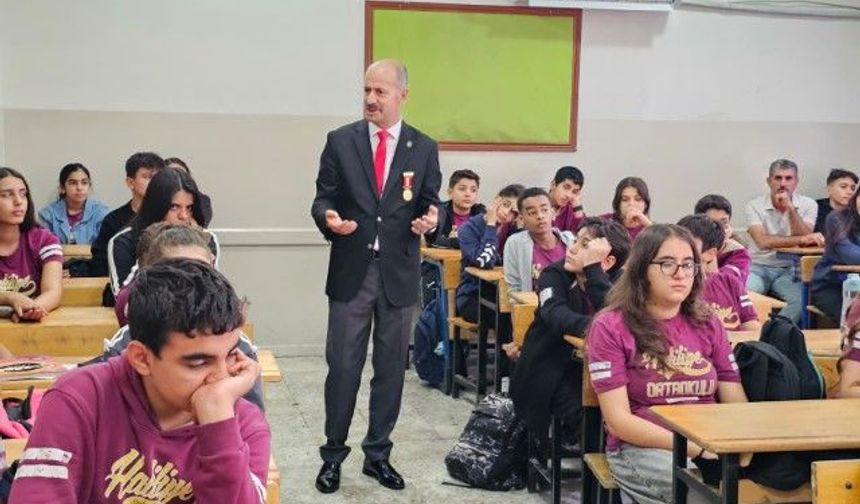 Şanlıurfa’da Gaziler Haliliye Ortaokulu Öğrencileriyle Buluştu