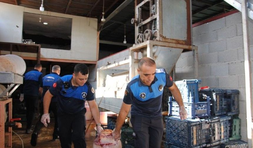 Şanlıurfa’da Gıda Denetimi: Yüzlerce Kilogram Sağlıksız Ürün Tespit Edildi