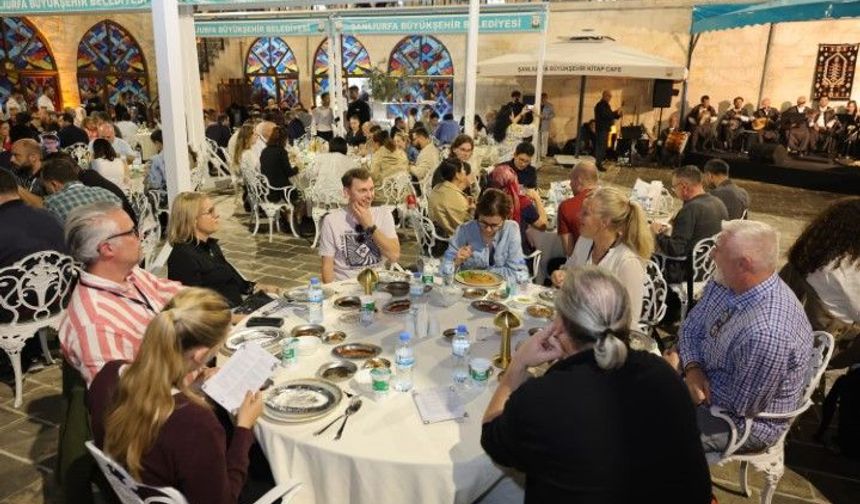 Şanlıurfa’da UNESCO Heyetine Tarihi Barutçu Hanı’nda Sıra Gecesi
