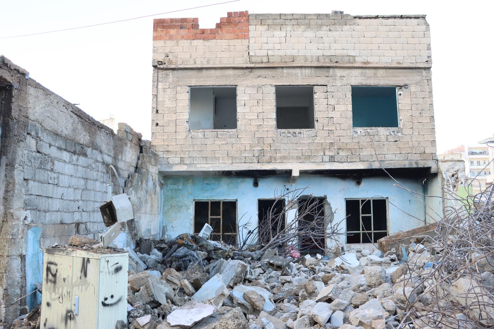 Büyükşehi̇r, 25 Metreli̇k Yol Projesi̇ İçi̇n 59 Bağimsiz Yapinin Yikimini Tamamladi (4)