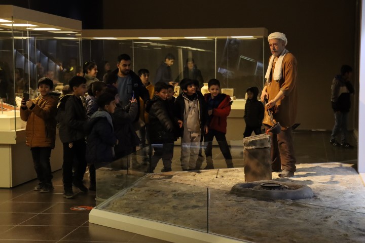 Şanliurfa Büyükşehi̇r Beledi̇yesi̇ Öğrenci̇leri̇ Tari̇hle Buluşturdu (9) (Küçük)