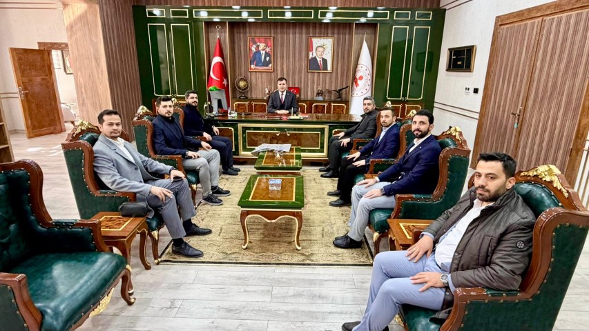 Birlik Vakfı Gençlik Teşekkülü Karaköprü Kaymakamı’nı Ziyaret Etti (1) (Küçük)