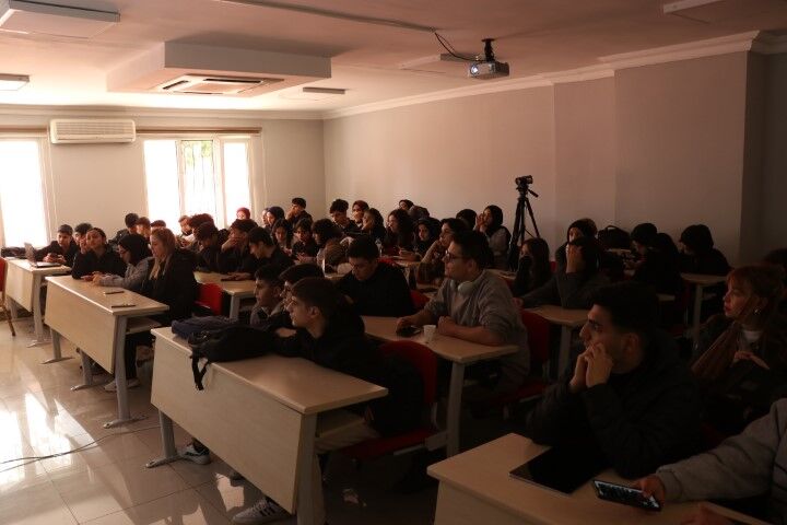 Büyükşehi̇r’den Gençlere Gelecek Odakli Eği̇ti̇m Hamlesi̇ (1) (Küçük)