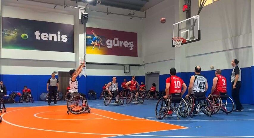 Güneydoğu Derbi̇si̇ni̇n Kazanani Şanliurfa Büyükşehi̇r Oldu (1) (Küçük)