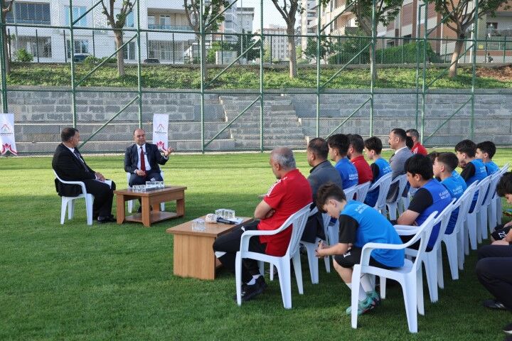 Başkan Ni̇hat Çi̇ftçi̇, Sporcularin Sorularini Yanitladi (3) (Küçük)