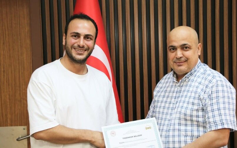 Şanlıurfa Eğitim Ve Araştırma Hastanesi’nde Op. Dr. Selim Tümkaya’ya Anlamlı Teşekkür Belgesi