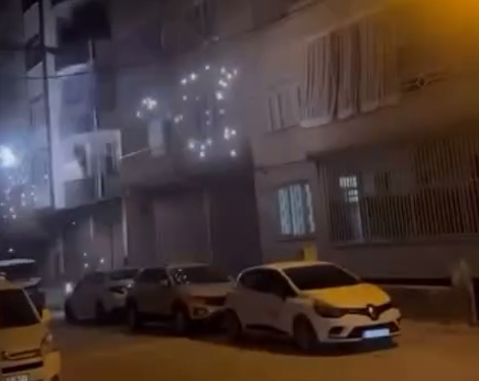 Elektrik Tellerinden Kopan Kıvılcımlar Mahalleyi Korkuya Boğdu!