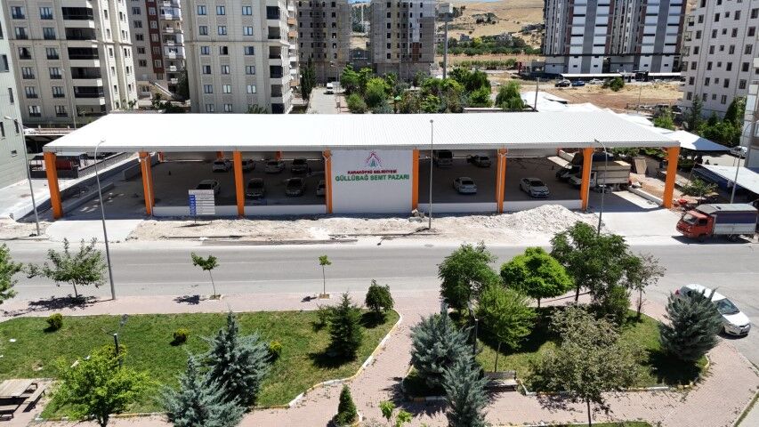 Karaköprü'de Güllübağ Semt Pazarında Çalışmalar Tamamlanma Aşamasına Geldi