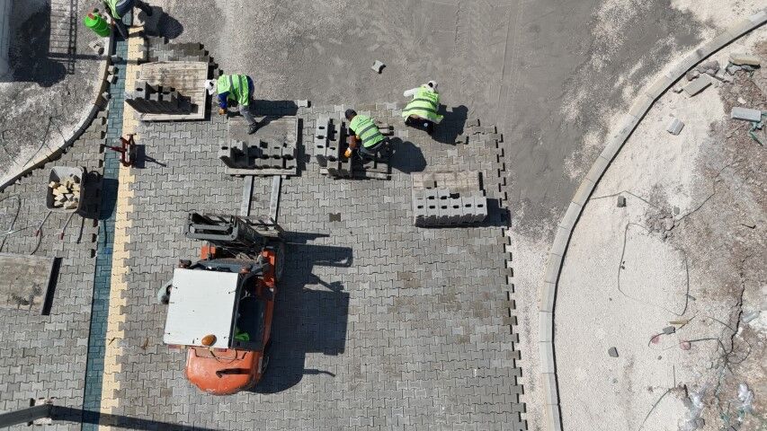 Karaköprü’de Yol ve Parke Çalışmaları Hız Kazandı!