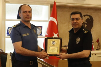 Şanlıurfa Emniyetinde Veda Töreni: Ekrem Yücel Demir’e Plaket