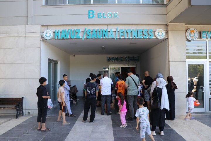 Şanlıurfa Haliliye'de Ücretsiz Yüzme Kurslarına Büyük İlgi