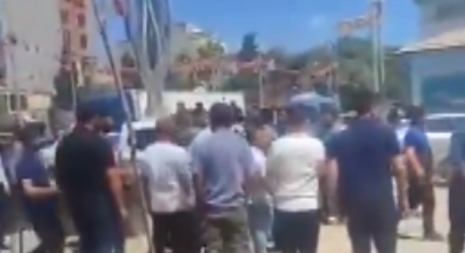 Şanlıurfa Suruç’ta Belediye Önünde Gergin Anlar!