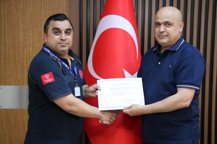 Şanlıurfa'da 112 Ekiplerinden Örnek Başarı! Sağlık Personeline Teşekkür Belgesi