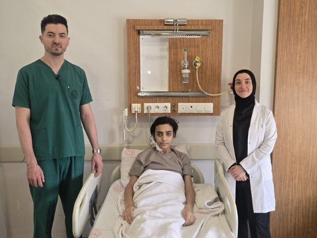 Şanlıurfa’da 8 Santimetrelik Dev Beyin Tümörü Kapalı Yöntemle Başarıyla Alındı (2)