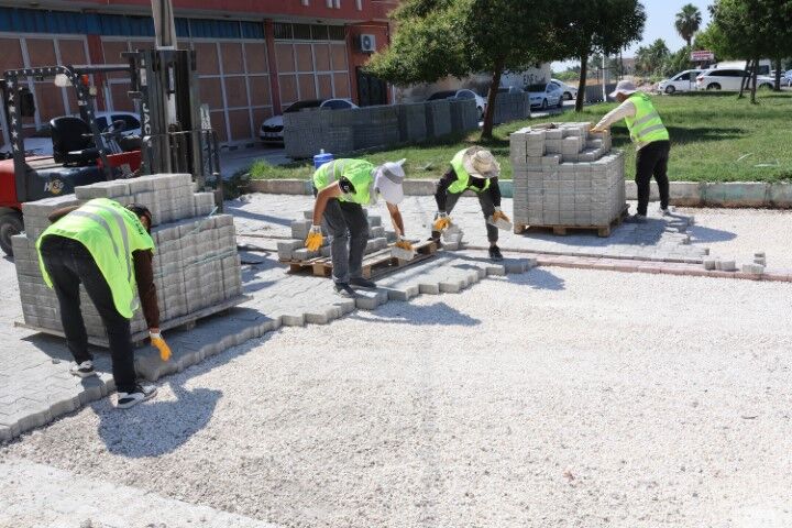 Haliliye'de Parke Döşeme Seferberliği Hız Kesmeden Sürüyor!