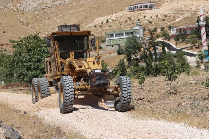 Karaköprü Belediyesi Kırsalda Yol Seferberliğini Sürdürüyor!