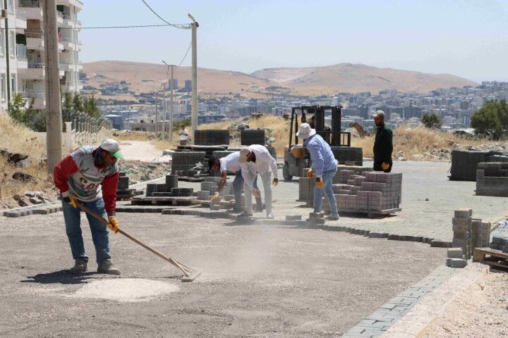 Karaköprü'de Yol ve Kaldırım Seferberliği Devam Ediyor!