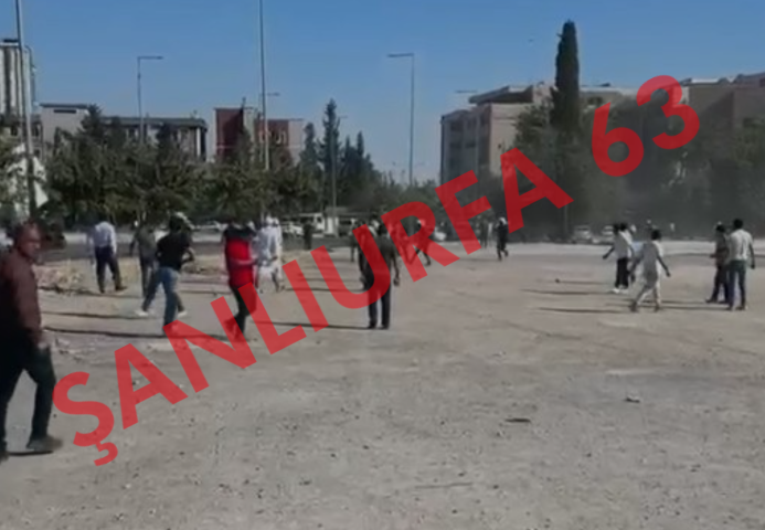 Şanlıurfa Adliye Önü Karıştı! Ortalık Savaş Alanına Döndü