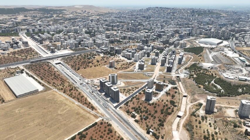Şanlıurfa Büyükşehir Belediyesi'nden Karaköprü'de Sıcak Asfalt Çalışması (2)-1