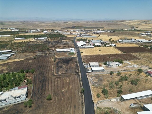 Şanlıurfa Büyükşehir Belediyesi'nden Siverek'te 3 Kilometrelik Ulaşım Çalışması (1)