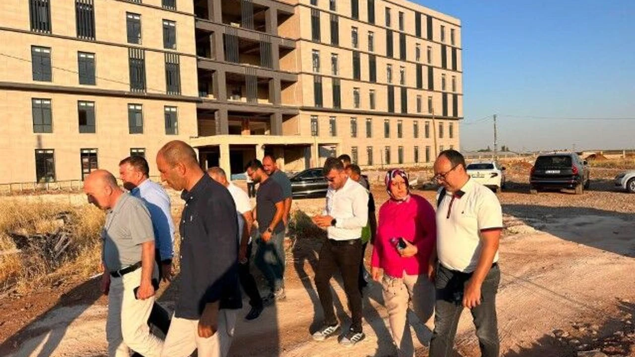 Sağlık Bakanlığı Heyeti Viranşehir'deki Hastane Projesini İnceledi!