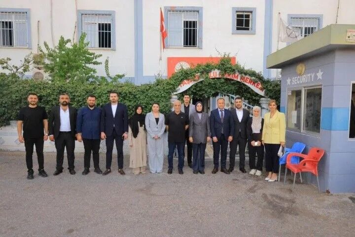 Şanlıurfa'da AK Parti Heyetinden Yaşam Yolu Bakım Merkezi'ne Ziyaret