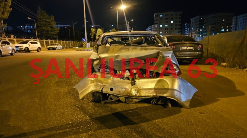 Şanlıurfa'da Zincirleme Kaza! 3 Otomobil Birbirine Girdi, 8 Yaralı