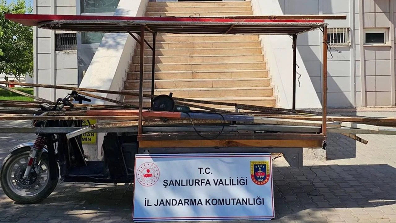 Şanlıurfa'da JASAT'tan Hırsızlara Geçit Yok! Çaldıkları Demir Profillerle Yakalandılar
