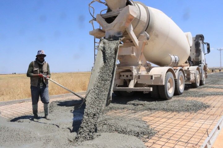 Üç İlçeyi Birleştiren Güzergâhta Beton Yol Seferberliği!