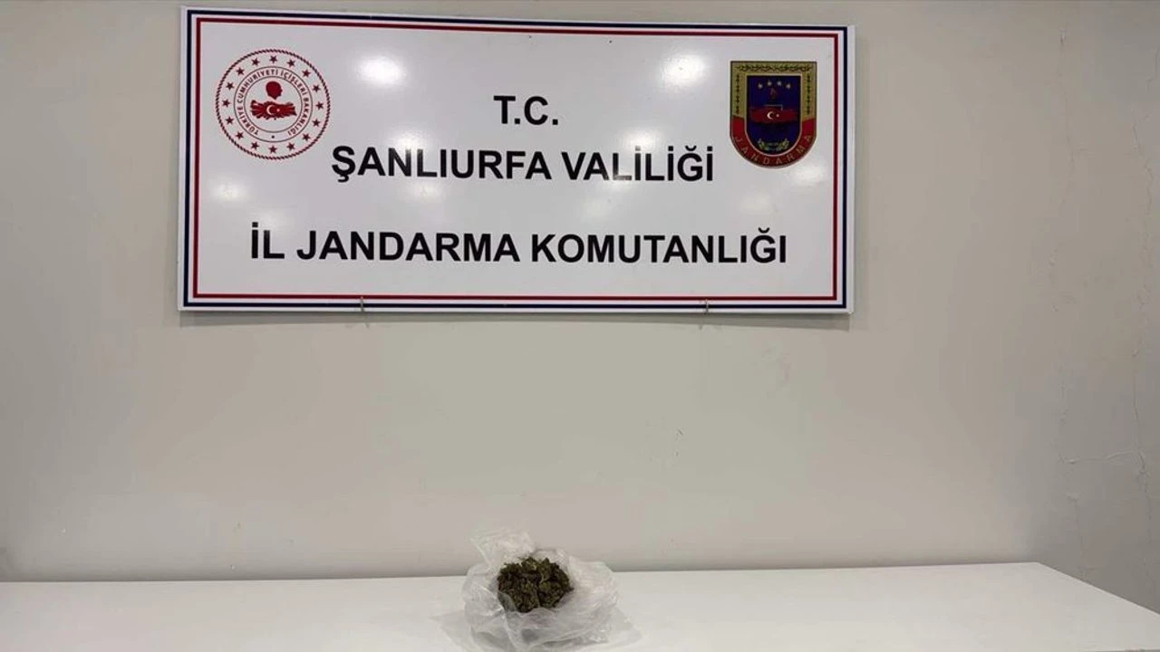 Şüpheli Hareketleri Ele Verdi! Viranşehir'de Uyuşturucuyla Yakalandı