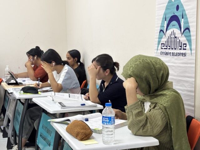 Eyyübiye Belediyesi Gençlerin Tercih Sürecinde Yanında