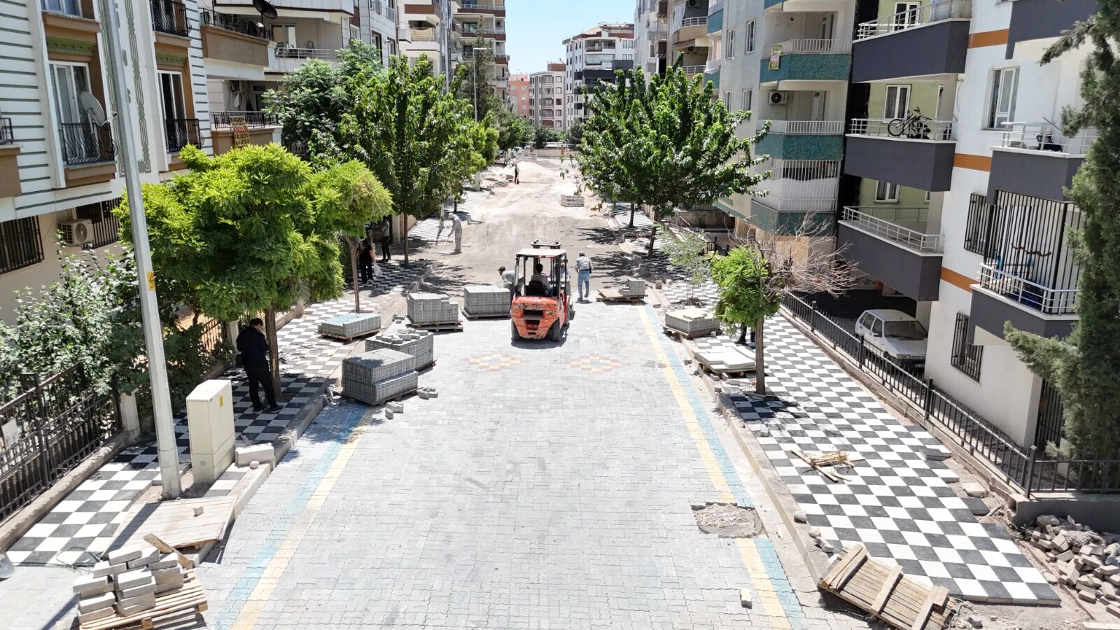 Karaköprü’de Yollar Yeni̇leni̇yor, Presti̇j Sokaklar Hayata Geçi̇yor (4)