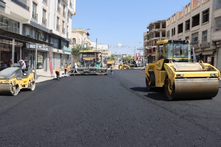 Şanlıurfa Büyükşehir Belediyesi’nden Siverek’te Asfalt Yenileme Çalışması (3)