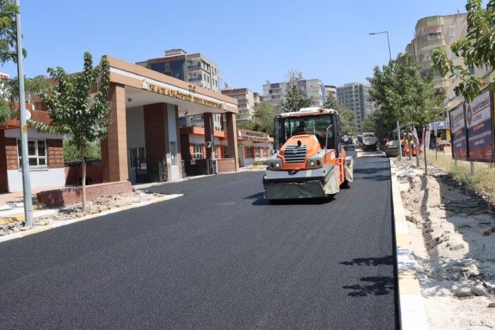 Şanlıurfa Karaköprü’de 350 Metrelik Yol Yenilendi (2)
