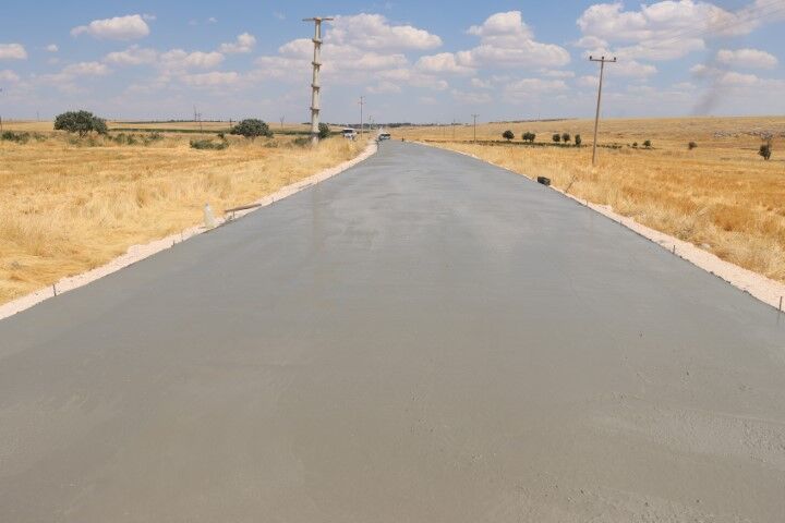 Şanlıurfa’da 17 Kilometrelik Grup Yolu Beton Yola Kavuşturuldu (1)