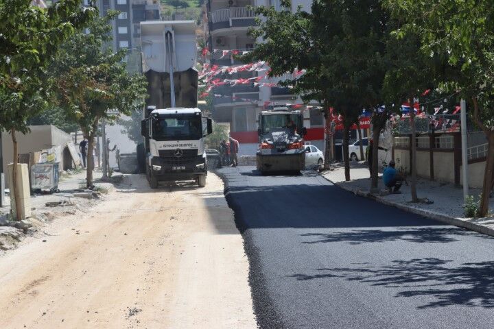 Şanlıurfa’da Yol Yenileme Çalışmaları Sürüyor Karaköprü’de Sıcak Asfalt Mesaisi (2)