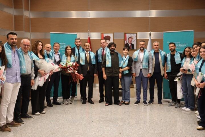 Şanlıurfa’nın Dünya Gururu Vox Humanis Yurda Döndü (5)