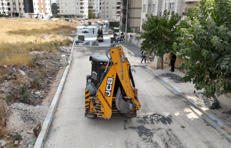 Karaköprü’de Sokaklar Yenileniyor Çalışmalar Hız Kesmeden Sürüyor (2)
