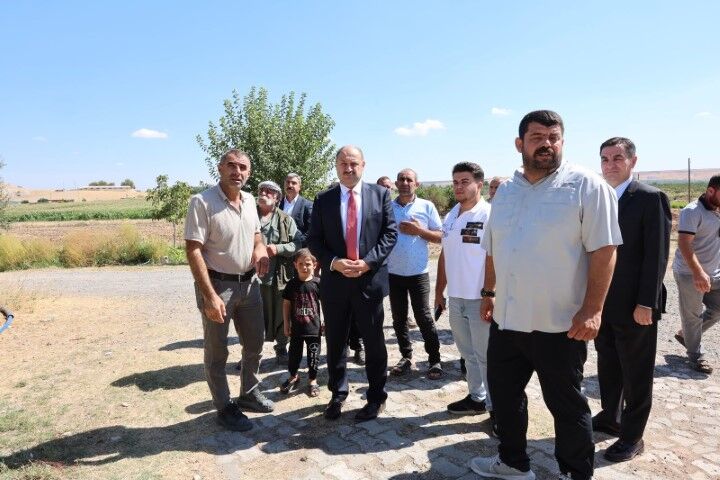 Şanlıurfa’da Deprem Sonrası Başkan Gülpınar Pınarbaşı Mahallesi’ne Gitti (3)