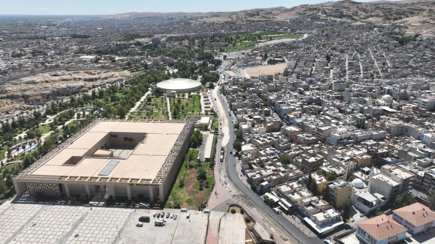 Şanlıurfa’da Haleplibahçe Caddesi’nde Sıcak Asfalt Çalışması Başladı (3)