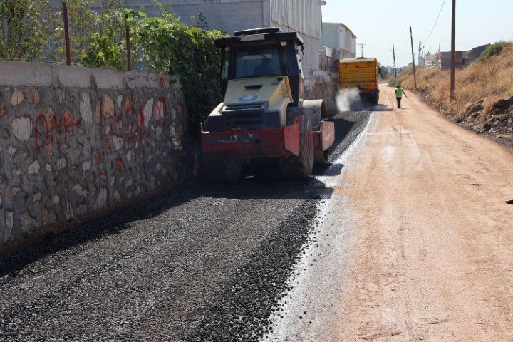 Şanlıurfa Haliliye’de Sırrın Mahallesi’nin Yolları Yenileniyor