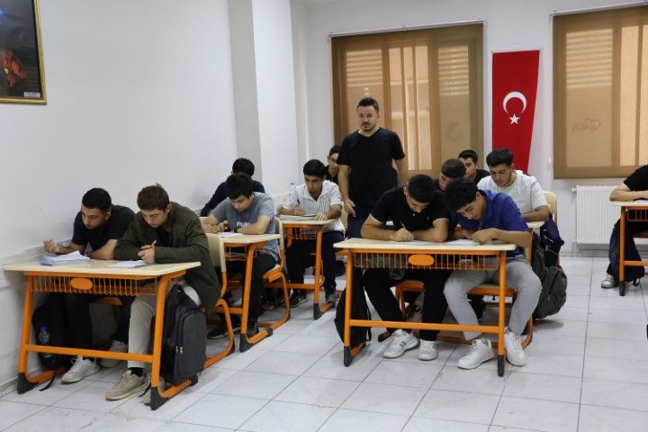 Şanlıurfa Haliliye’de Öğrencilere Ücretsiz Kurs Ve Deneme Sınavı Desteği (2)