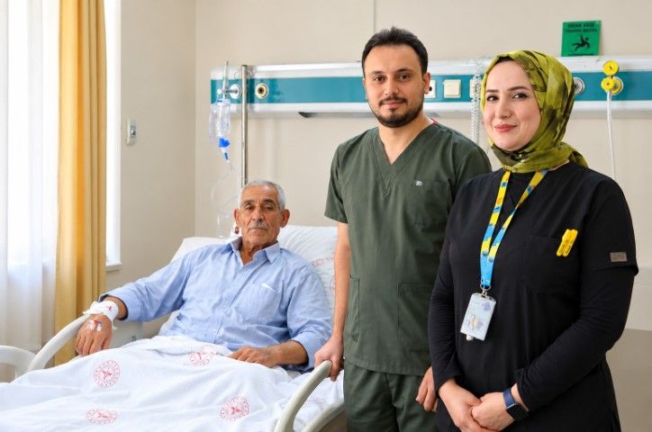 Şanlıurfa’da 60 Yaşındaki Hastaya Minimal Kesiyle Kalp Ameliyatı